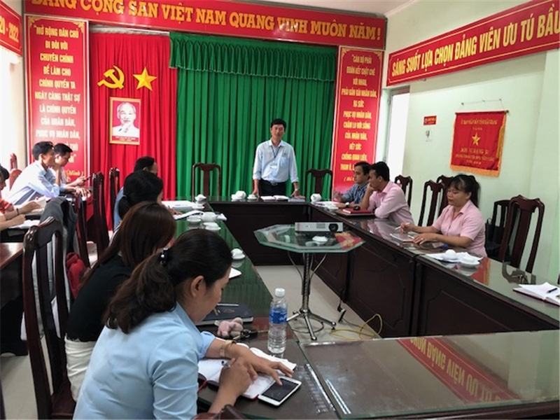 Ông Võ Xuân Tân - Giám đốc Trung tâm Khuyến nông Hậu Giang phát biểu tại buổi họp