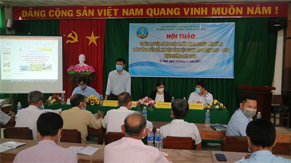 Ảnh: Ông Võ Xuân Tân - Giám đốc Trung tâm Khuyến nông tỉnh phát biểu tại buổi Hội thảo